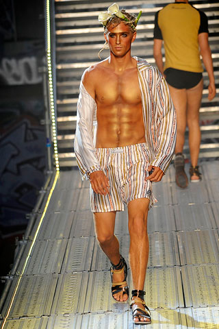 John Galliano / - 2010